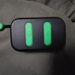 Dime to Dark blue skull candy wireless head phones